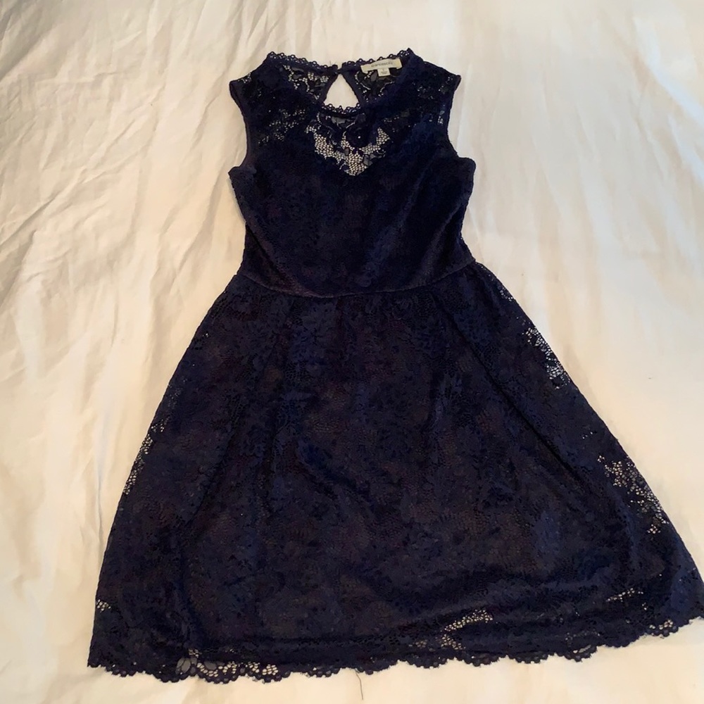 navy blue lace francesca’s dress with open back